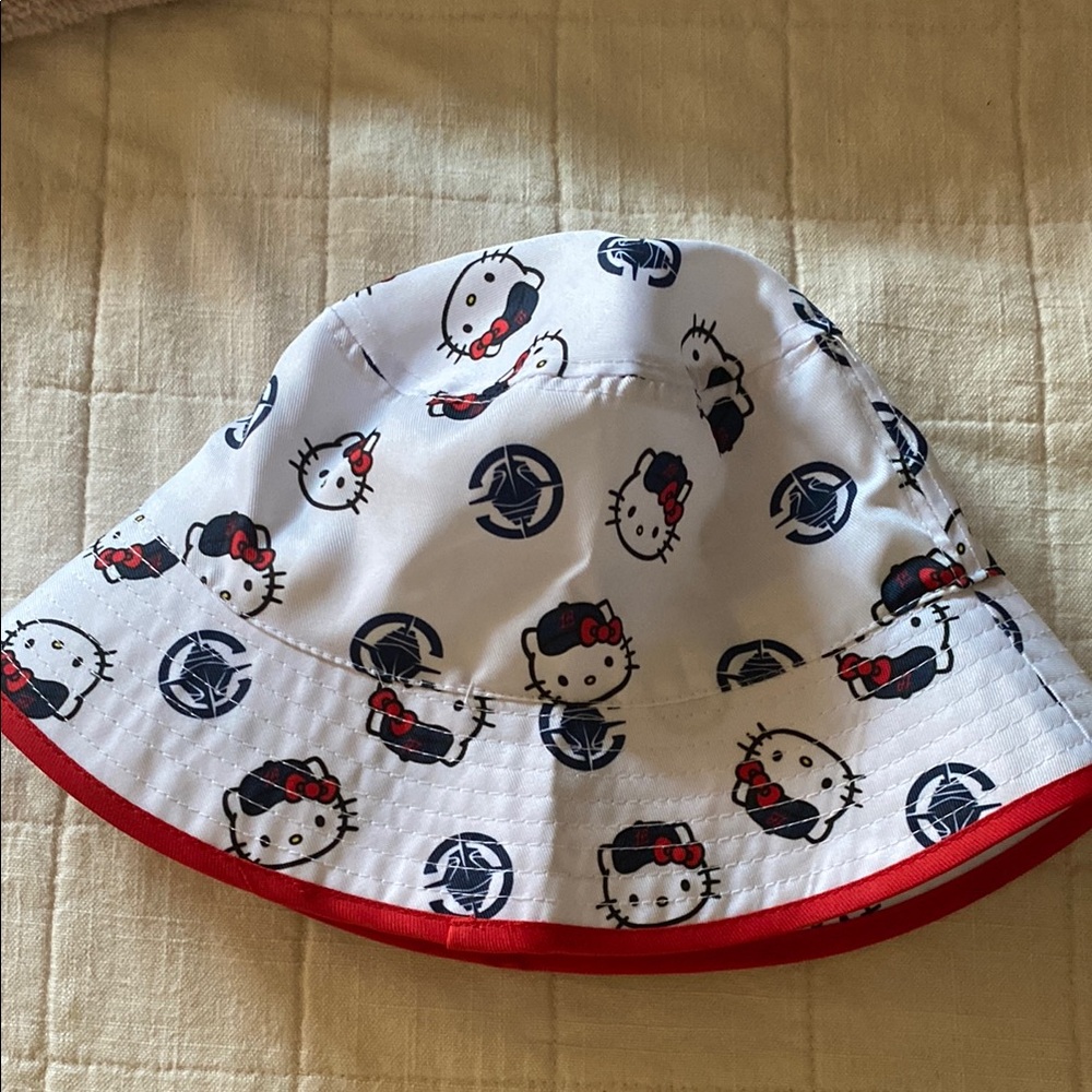 Clippers x Hello Kitty White Bucket Hat and reusable bag